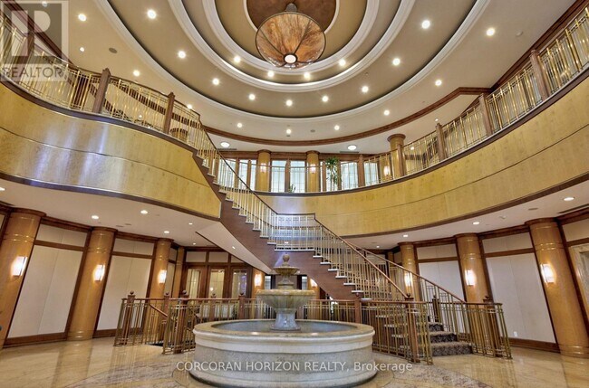 Photo - 78 Harrison Garden Blvd Unité 1411