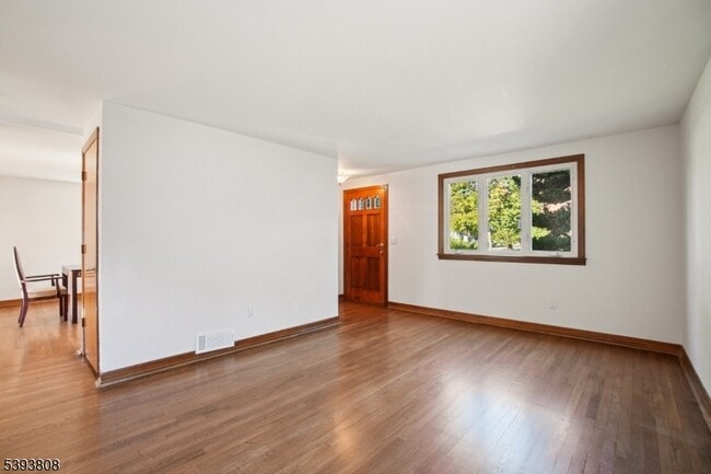 Photo - 1792 Mountain Ave