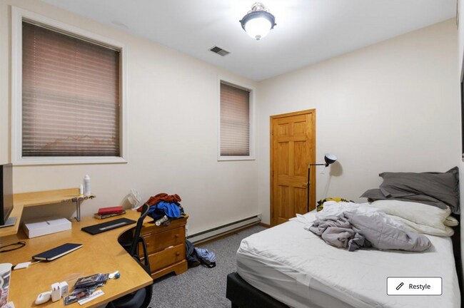 Photo - 2338 N Greenview Ave Unidad 1