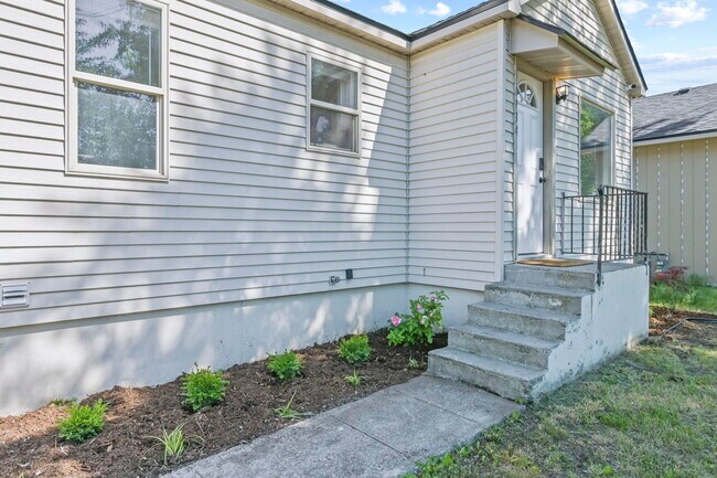 Photo - 1734 N Stone St