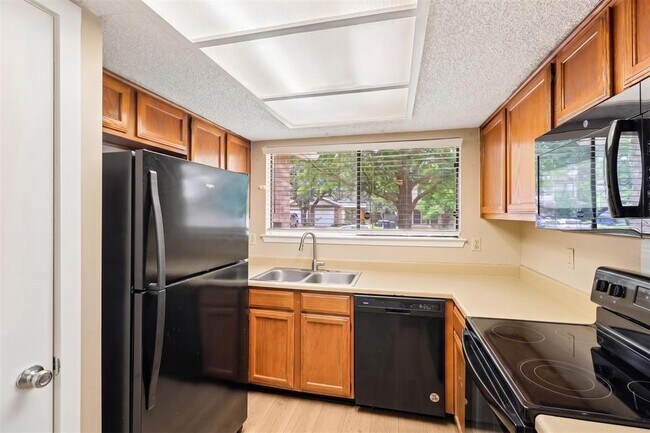 Photo - 13355 Water Oak Ln