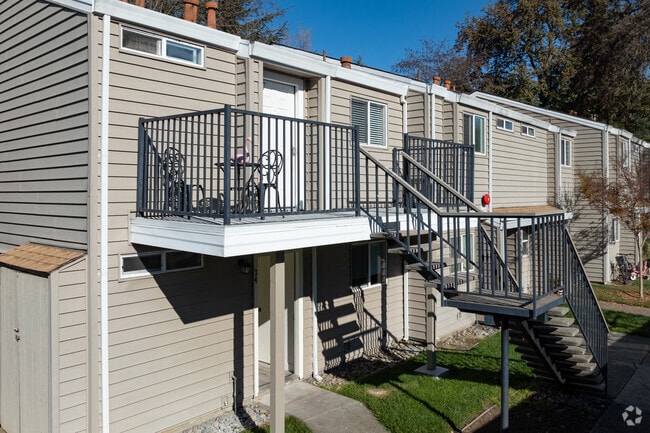 Primary Entrance - Stony Creek Apartments
