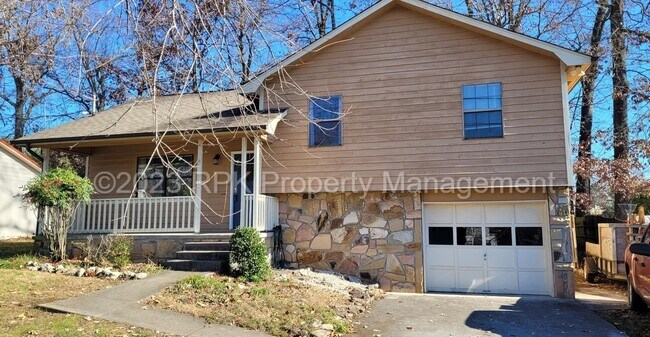 Photo - 1448 Waynesboro Ln House