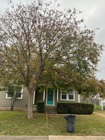 Photo - 603 Estel St