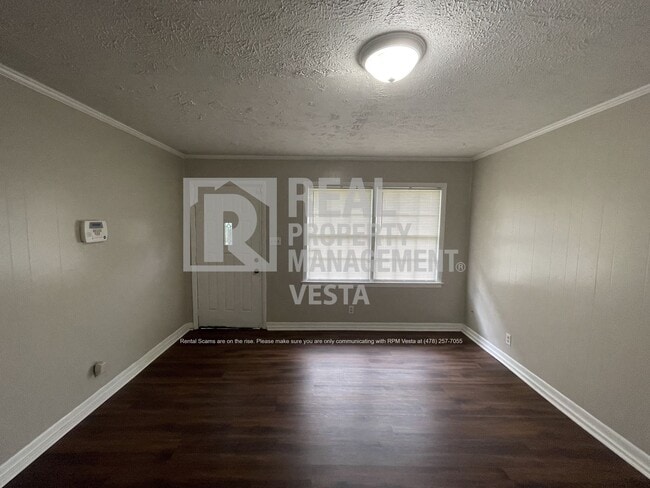 Photo - 2410 Dapleton Dr