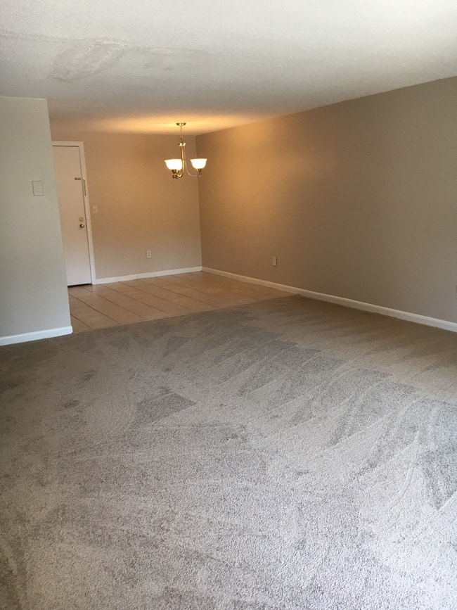 Bainbridge Apartment Homes For Rent in Johnston, RI