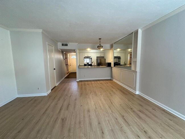 Photo - 6501 E Hill Dr Unit 106