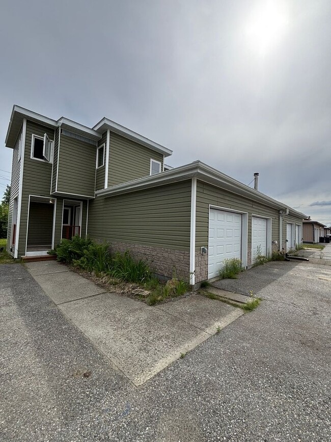Building Photo - 2803 Wilson St Unit #1