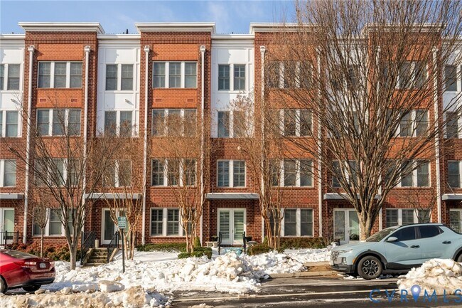 Photo - 1418 N Rhodes St Unit B105