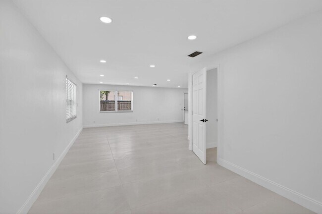 Photo - 2630 SW 49th Ct