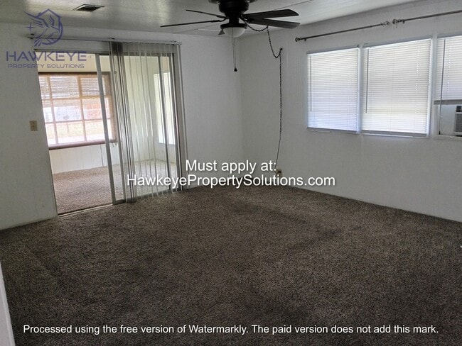Photo - 435 Lazy Lake Dr W