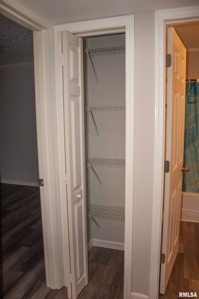 Photo - 2539 W Monroe St