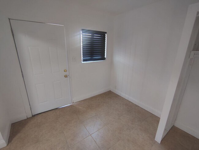 Photo - Cozy 1 Bedroom 1 Bathroom Unit in Oildale Now Available!
