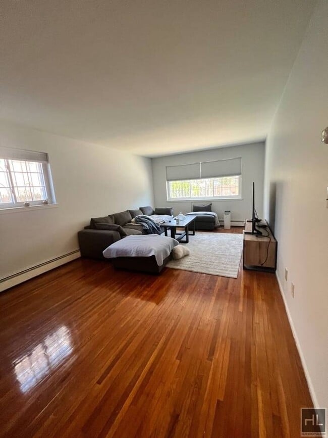 Photo - 74 STREET Unidad 1