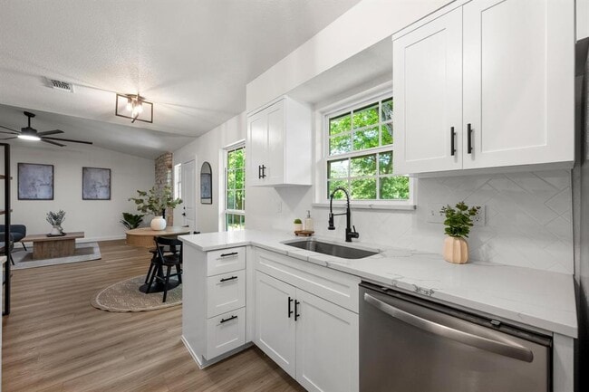 Photo - 7002 Teaberry Dr