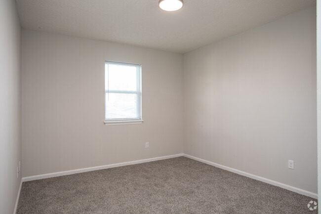 2BR, 1BA - 763SF - Bedroom