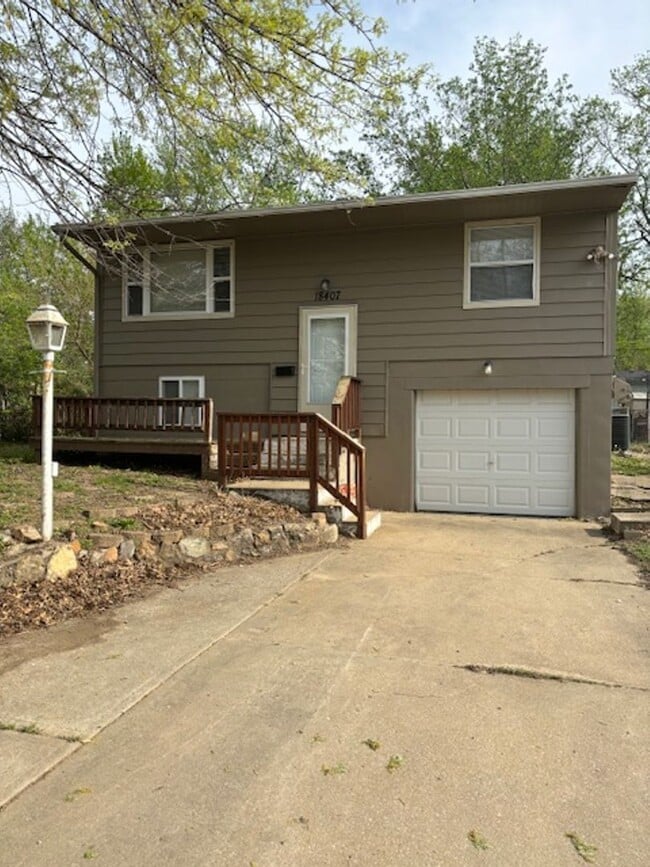 Building Photo - Coming Soon! Independence Home 3 Beds 2 Ba...