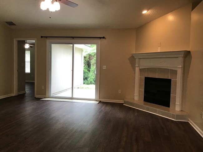 Photo - 2469 Royal Pointe Dr