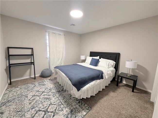 Photo - 909 Durham Pl