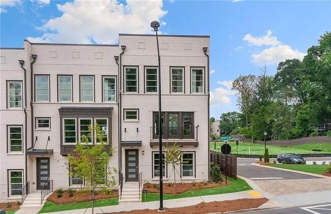 Building Photo - 545 Whitlox Rd NW