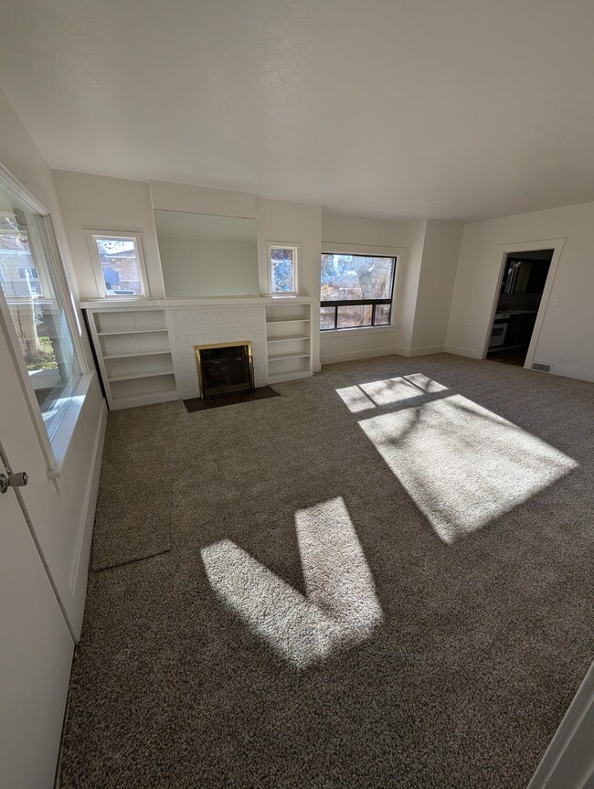 Photo - 225 N Main St