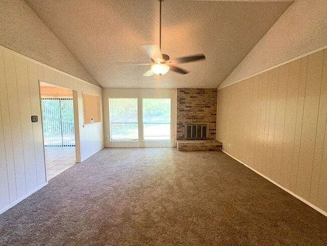Photo - 1613 Edgehill Rd