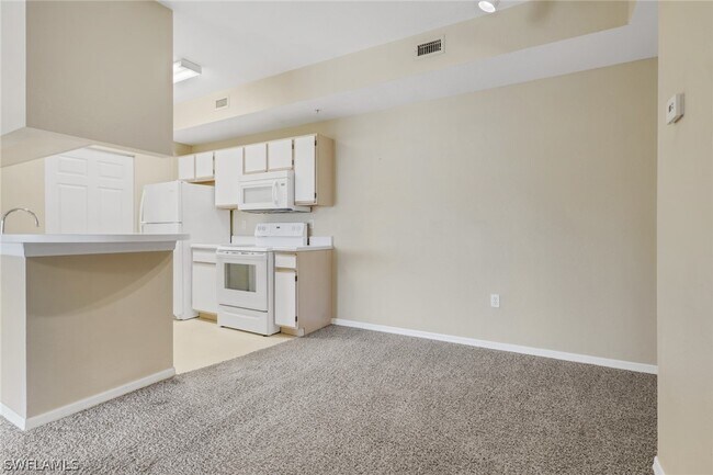 Photo - 6321 Aragon Way Unit 206