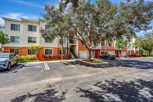 Building Photo - 7101 Myrtlewood Cir W Rental