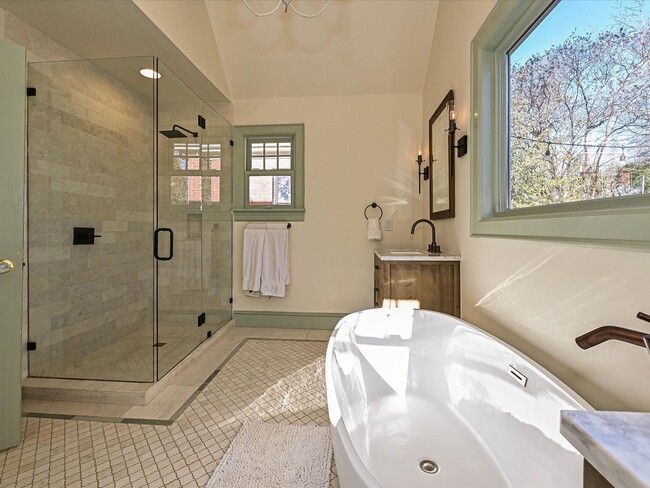 Photo - 2331 Chesterfield Ave