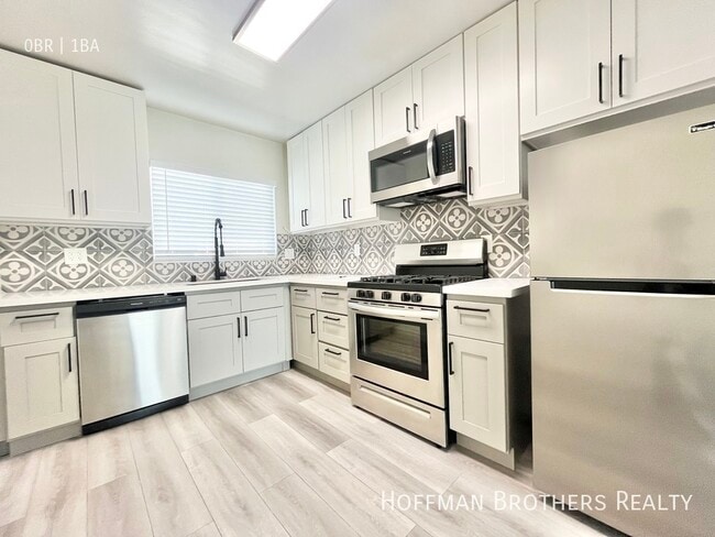 Building Photo - 254 Normandie Ave Unit 8