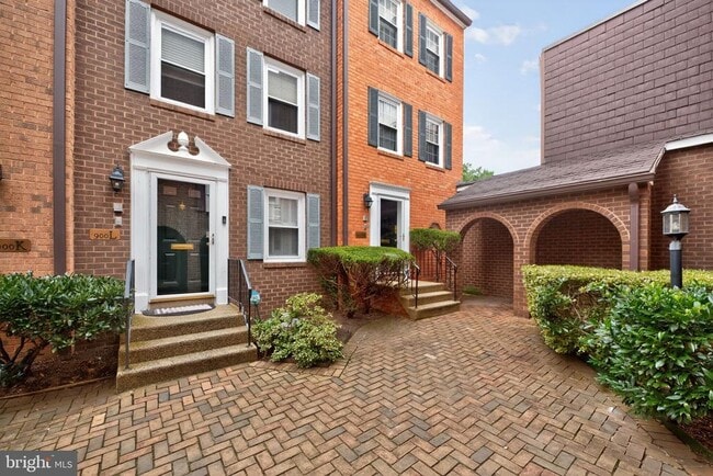 Building Photo - 900 24th St NW Rental