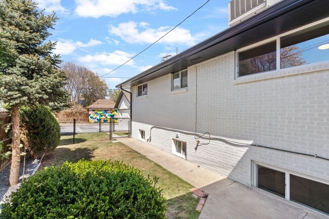 Photo - 2905 W 39th Ave