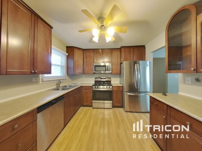 Photo - 7924 Oakview Ln