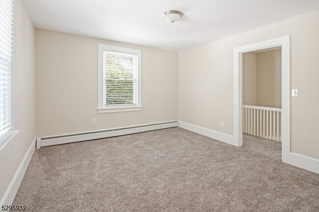 Photo - 168 Broad St