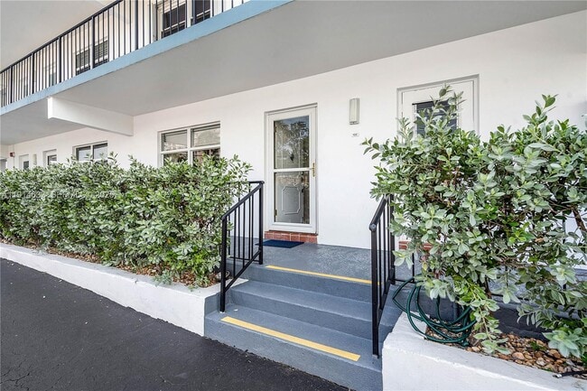 Building Photo - 1501 S Ocean Blvd Unit 102