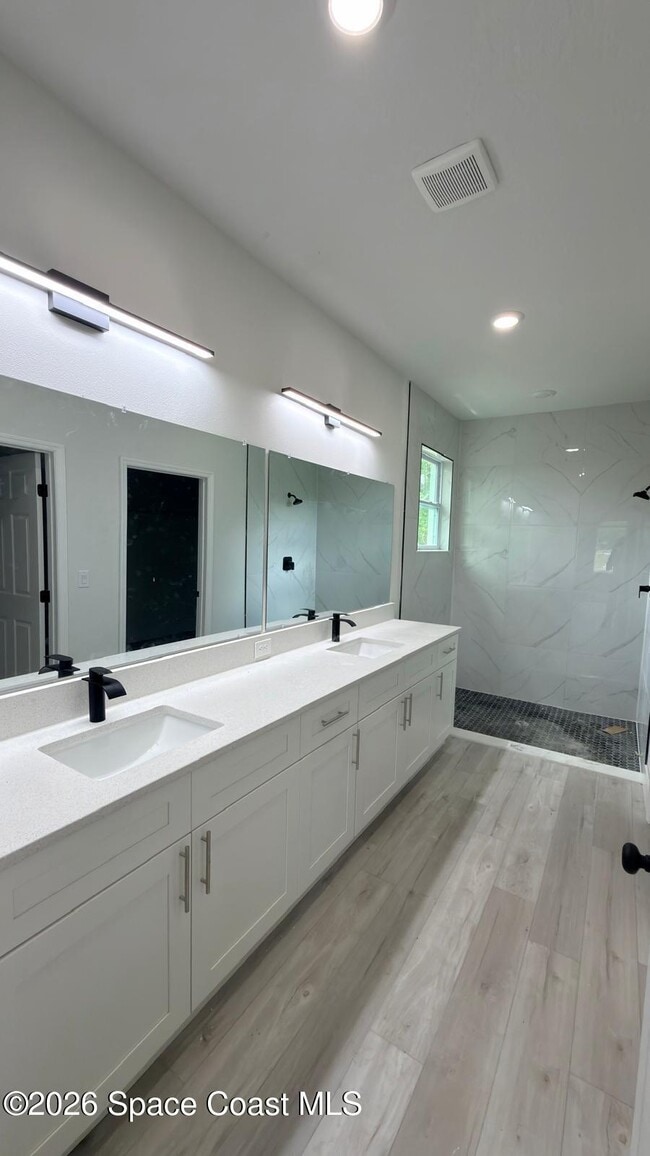 Photo - 1091 Wing Rd SW