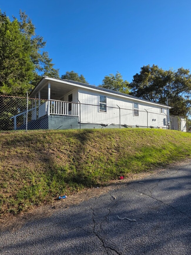 Photo - 315 S Seale Rd