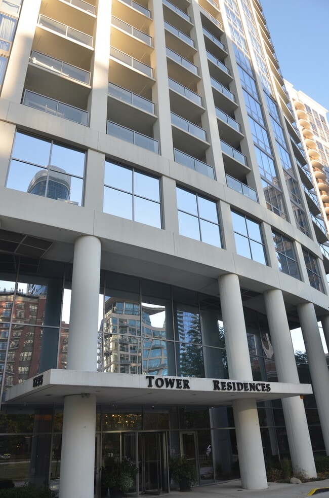 Building Photo - 1235 S Prairie Ave Unit 3206