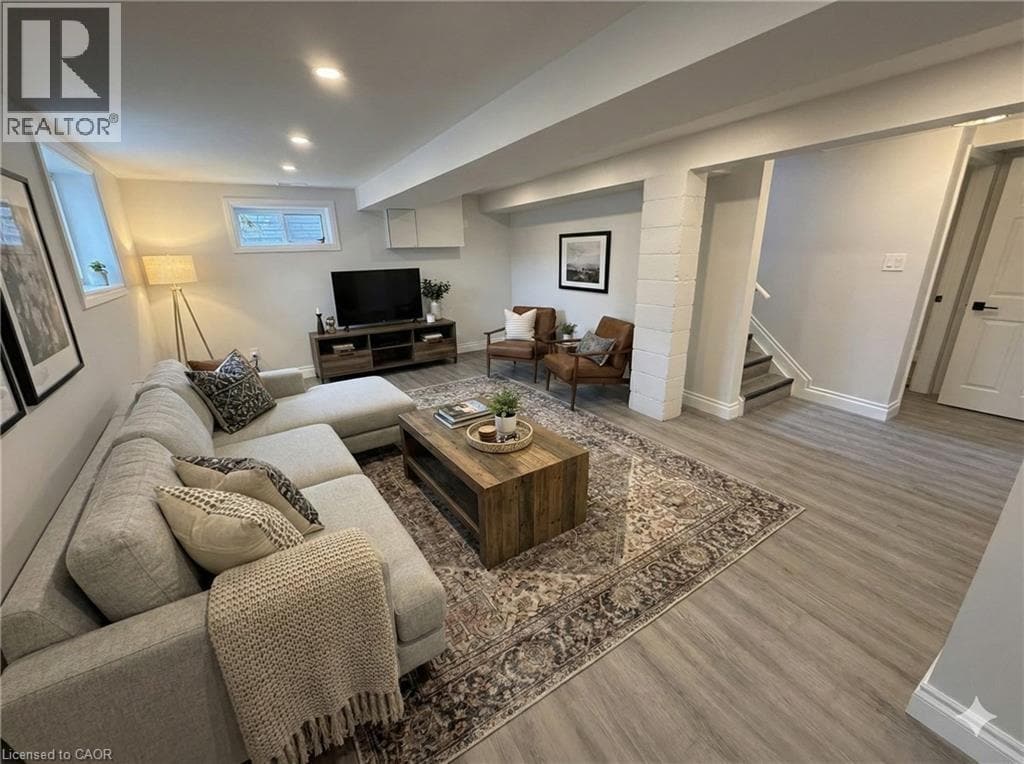 Photo - 333 E 28th St