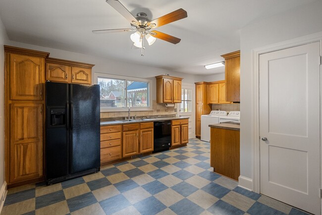 Photo - 407 E Lavender Ave