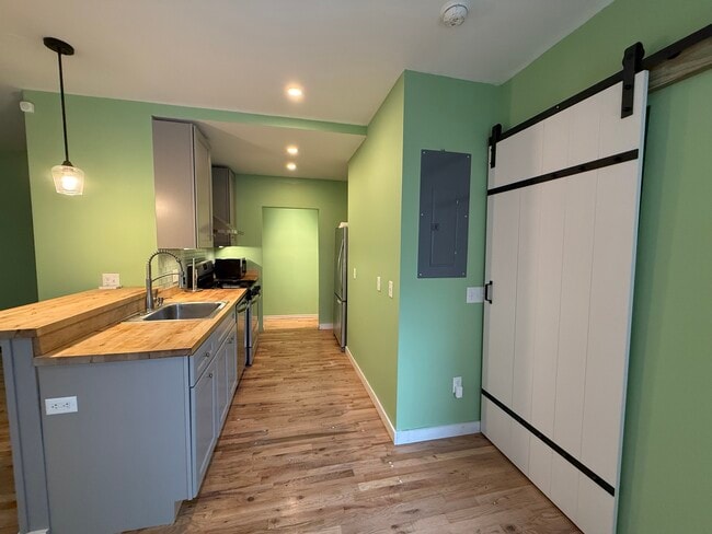 Photo - 112 S Plain St Unit Owner Suite