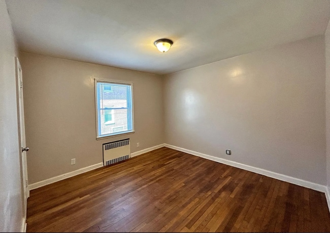 Bedroom - 353 N Grove St Unit R 1