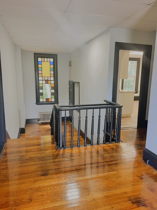 Building Photo - 50/52 West Housatonic Street Unit Apt B (Second Floor)