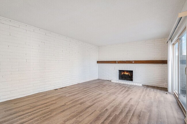 9574 E Kansas Cir