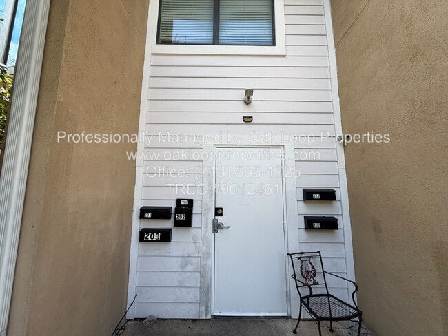 Building Photo - 2724 Crossview Dr Unit 201 Rental