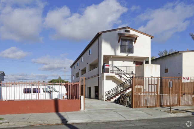 Photo - 1039 S Lake St