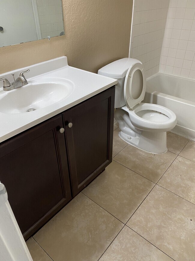 Photo - 4504 Commander Dr