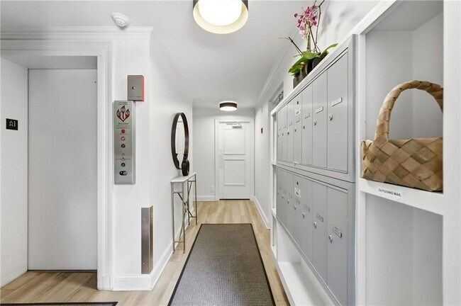 Photo - 2632 Peachtree Rd Unit 304B