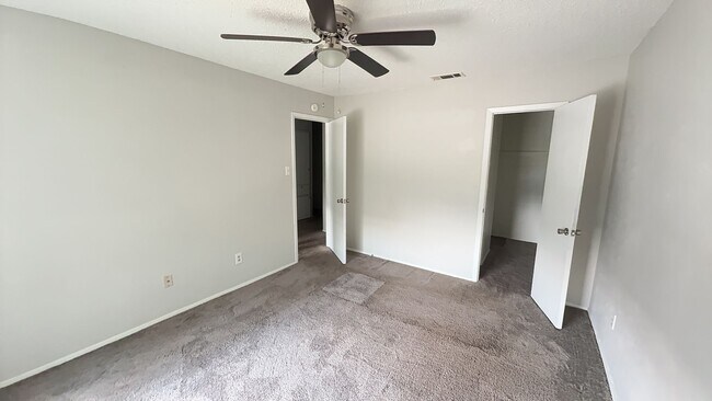 Photo - 4504 Hunt Cir Unidad D