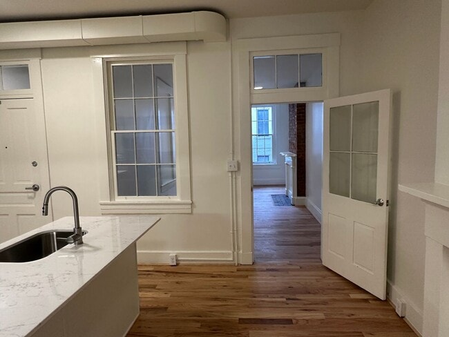 Photo - 1307 Main St Unit 2 (AMI)